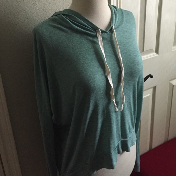 🚫SOLD🚫Light mint colored pullover - Picture 4 of 4