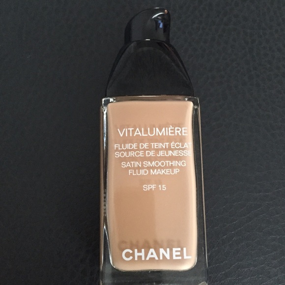 Chanel Vitalumiere Foundation