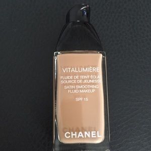 Chanel Vitalumiere Foundation