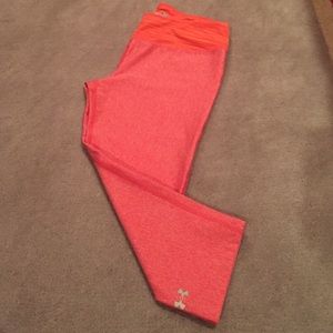 Under Armour fitted cropped pants.