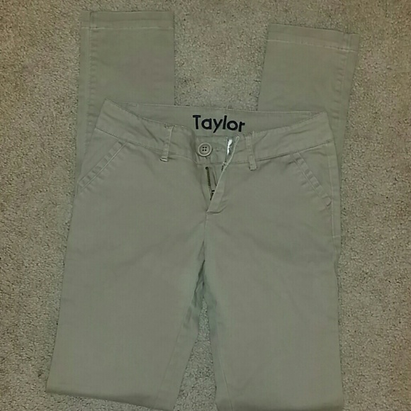 Delia's Size 00R Taylor Fit Skinny Pants