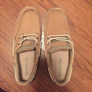 Size 6M Sperry Top-Siders