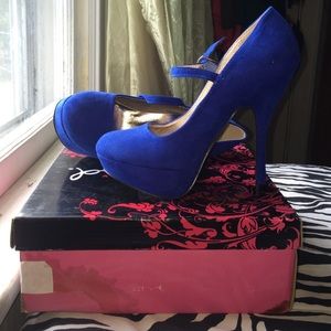 BRAND  NEW MARY JANE PUMPS. 💙