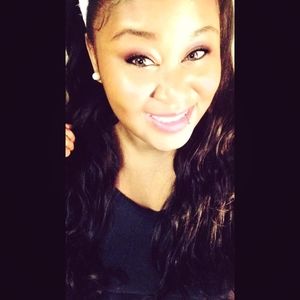 Meet your Posher, Ebony