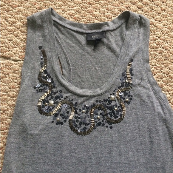 Beaded detail gray tank