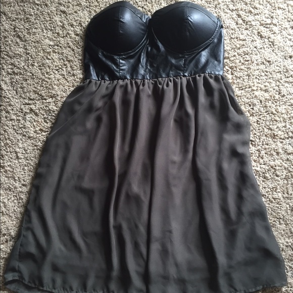 Strapless dress