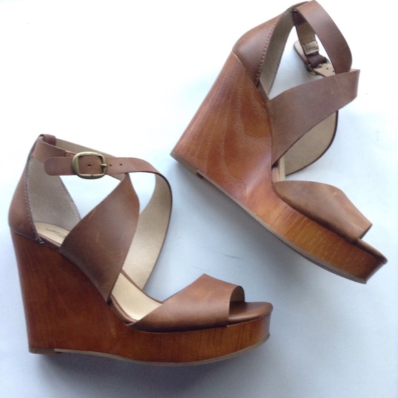 Lucky Brand Shoes - Like new LUCKY BRAND brown wood wedge sandals 8