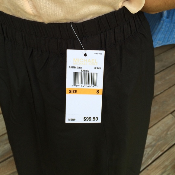 ⭐️SALE⭐️NWT Michael Kors long black maxi-skirt - Picture 3 of 6