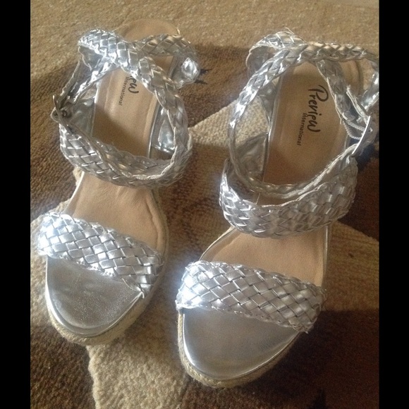 Silver shiny wedges!