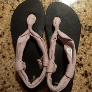 Sanuk yoga sling sandal size 7