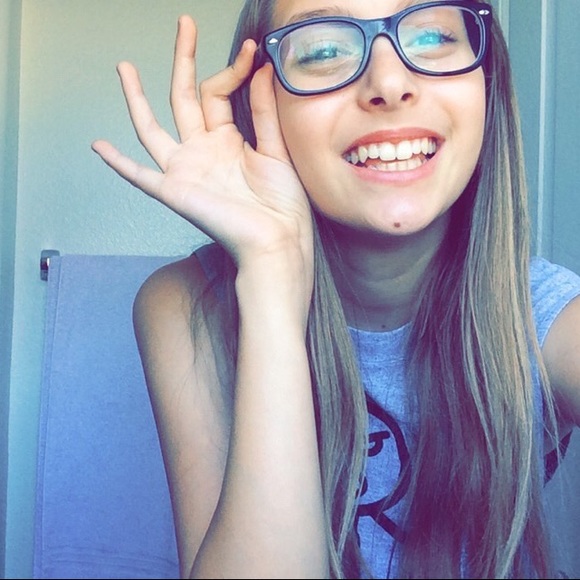 Meet your Posher, Elle