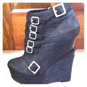 Michael Antonio black booties with heel