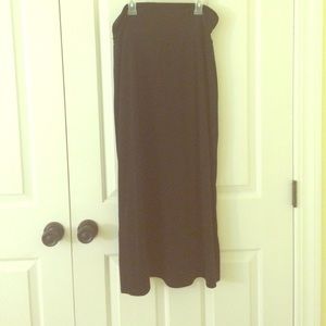 black maxi skirt