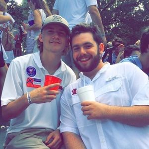 Meet your Posher, Lee