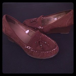 Like new brown wedges