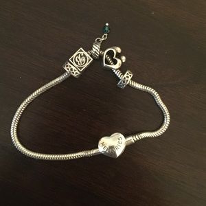 Bracelet