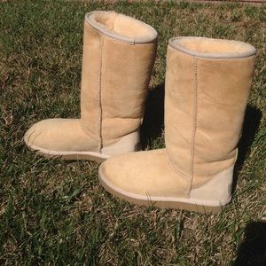 ON HOLD 🍂❄️ Classic tall sand UGGs