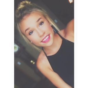 Meet your Posher, Destinee