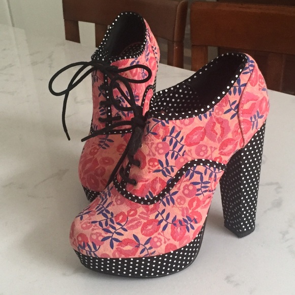 Shoes - Secretary of Statement Heel from Modcloth.com