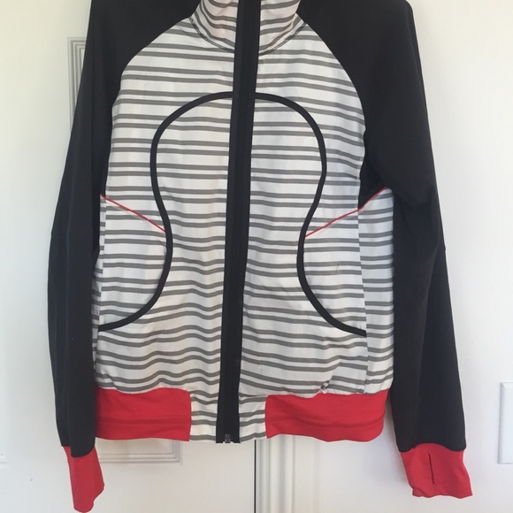 PRICE REDUCED!! LULULEMON RARE size 8