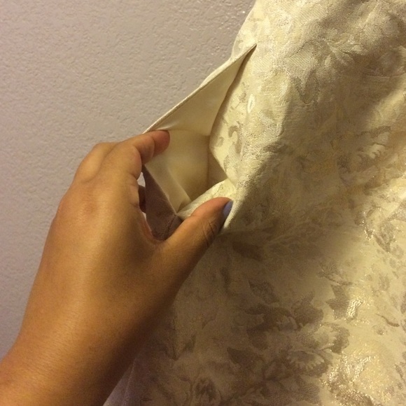 White/gold dress - Picture 4 of 4