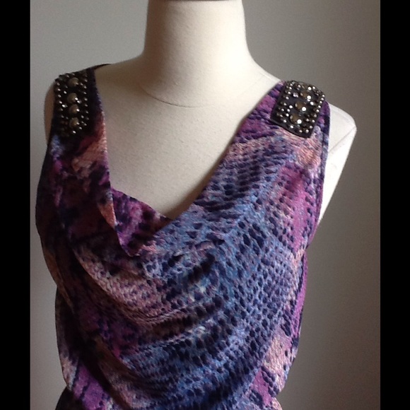 SOLD! Pretty Dress - Picture 2 of 4