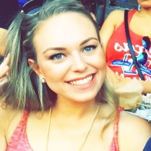 Meet your Posher, Mackenzie