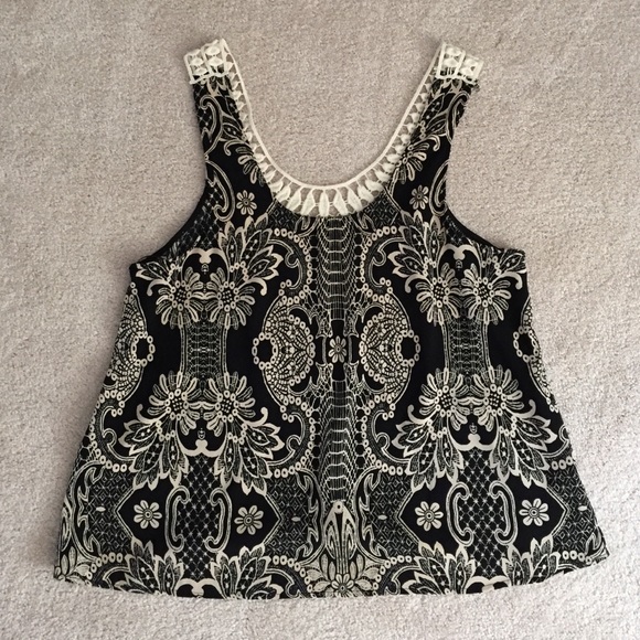 Black and cream crop top