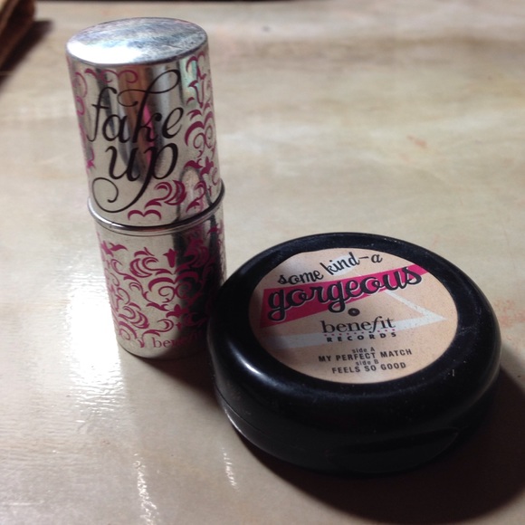 benefit mini bundle - Picture 2 of 3