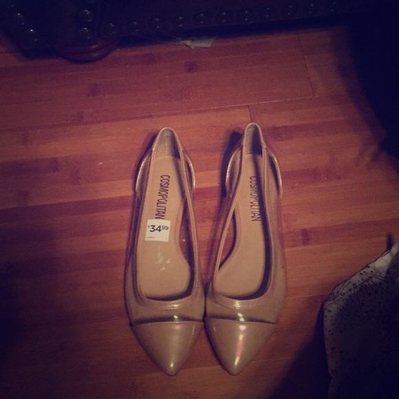 Cosmopolitan nude flats 😍