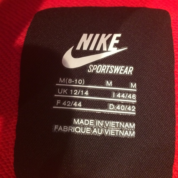Nike red sportswear hoodie - Picture 2 of 3