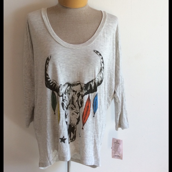 Feather Cow Skull  3/4 sleeve pullover Top - Picture 2 of 3