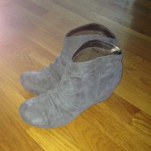 Grey Express wedges 💕