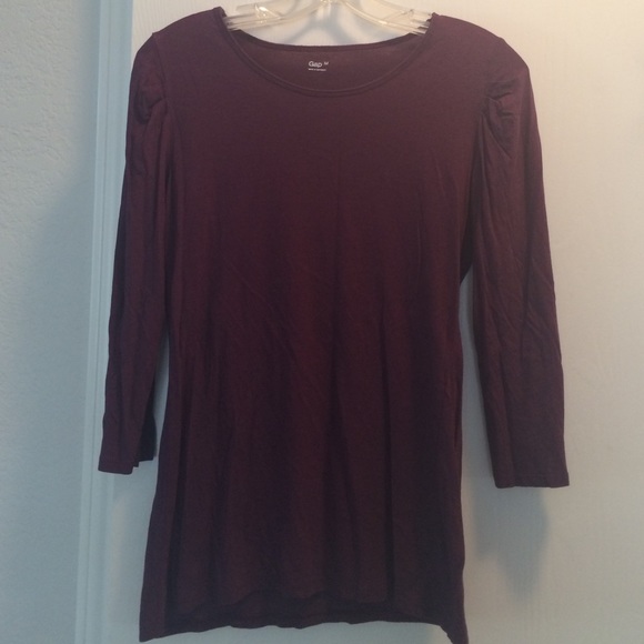 Gap 3/4 top with cinched sleeves eggplant color