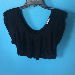 SOLD LOCALLY 💰 Black crop top