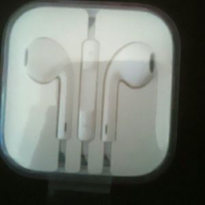 Apple ear buds