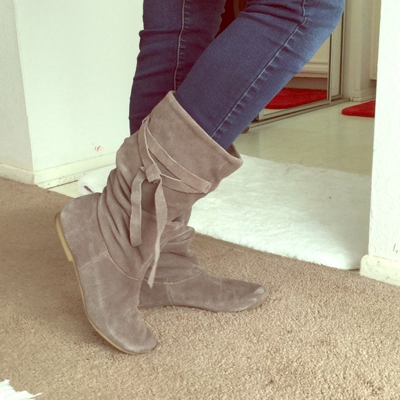 Suede/leather gray boots
