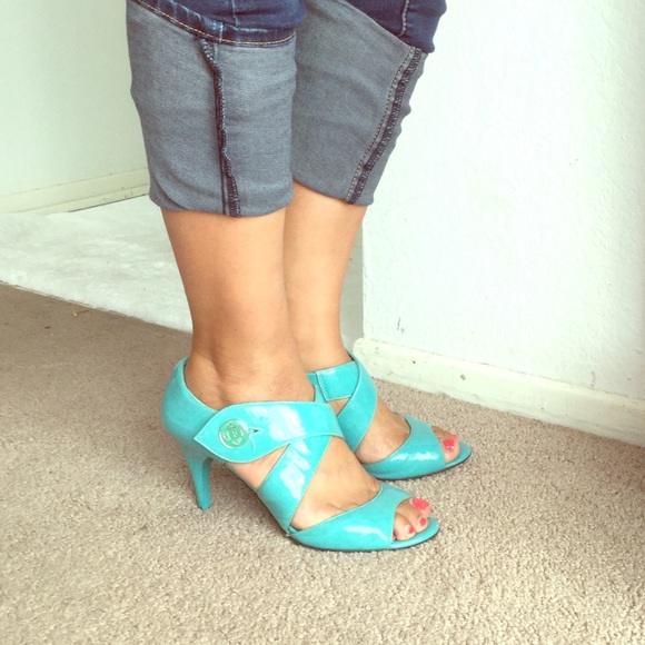 Fergalicious blue heels