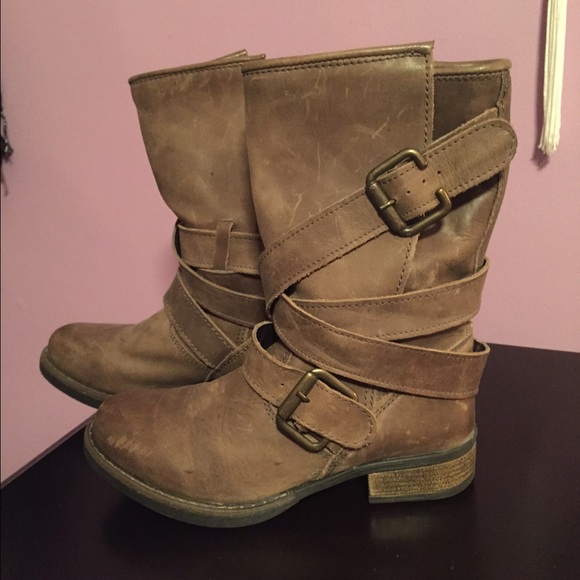 🚨 SOLD!!!!! Steve Madden boots