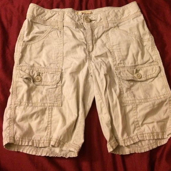 Mudd Beigh Figertip Shorts