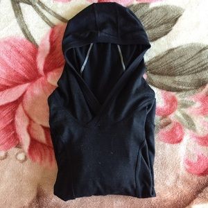 🚫Sold in bundle🚫Black Athleta Sweatshirt