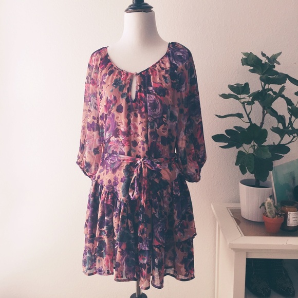 H&M Dresses & Skirts - H&M floral chiffon dress