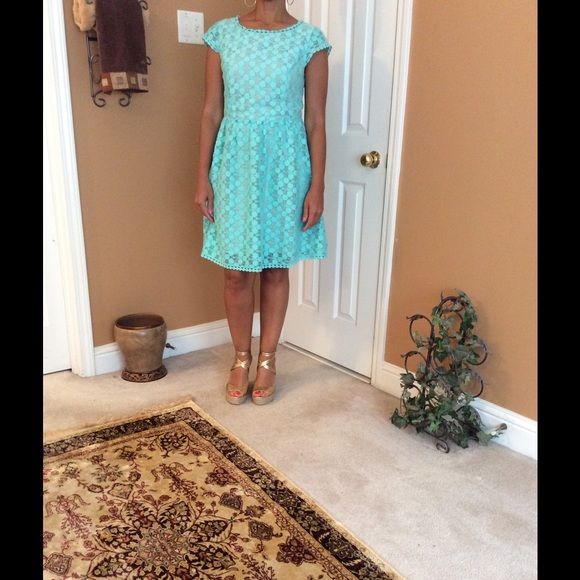 Kensie Dresses & Skirts - Kenzie Eyelet Dress