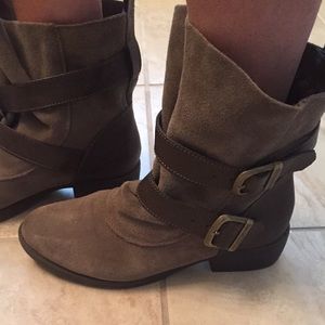 Mia light brown boots