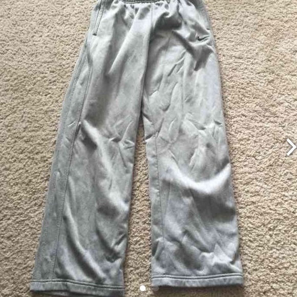 NIKE RALLY SWEATS