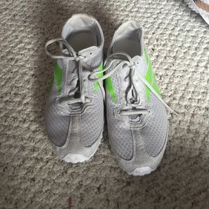 Reebok running shoes 9 1/2