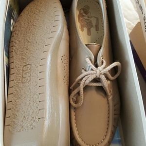 SAS shoes brand new