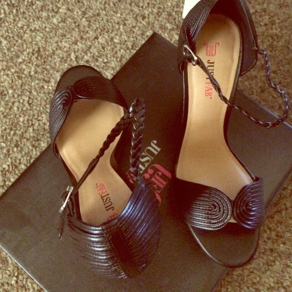 Black wedges