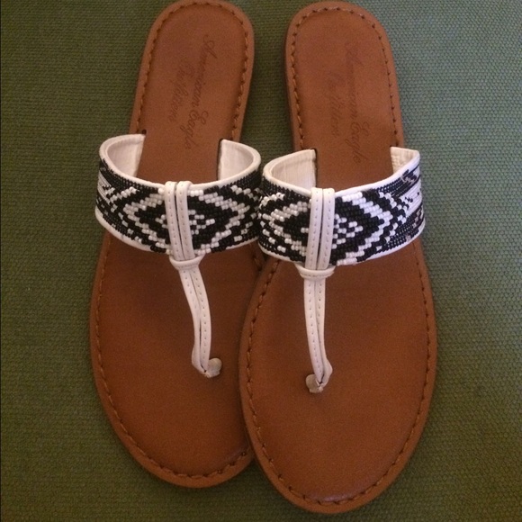 American Eagle Black & White Sandals