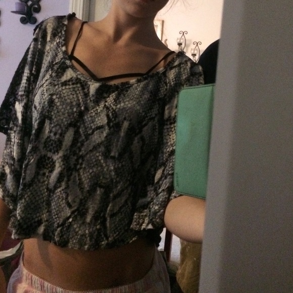 Crop top - Picture 3 of 4